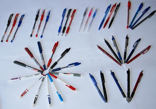 Bút bi có mấy loại ? Địa chỉ mua bút bi uy tín, chất lượng