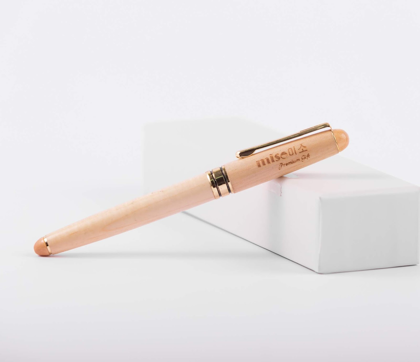 In logo lên bút | Giải pháp quảng bá thương hiệu số #1 hiện nay