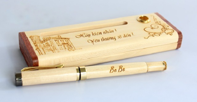 EPVINA chuyên sản xuất hộp bút gỗ in khắc tên uy tín